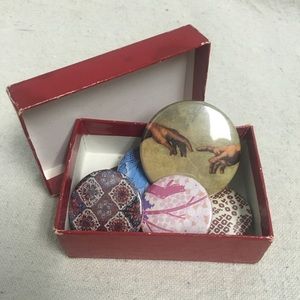 7 Assorted ⭐️pins💫